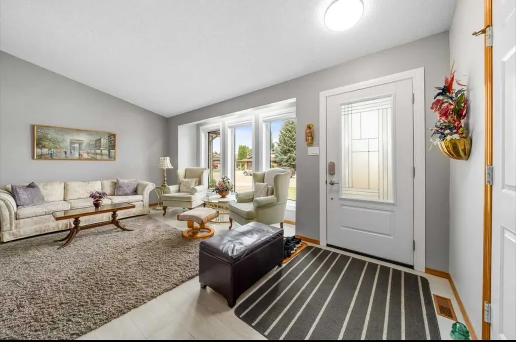 16 Carry Court SE Medicine Hat AB T1B 3T9