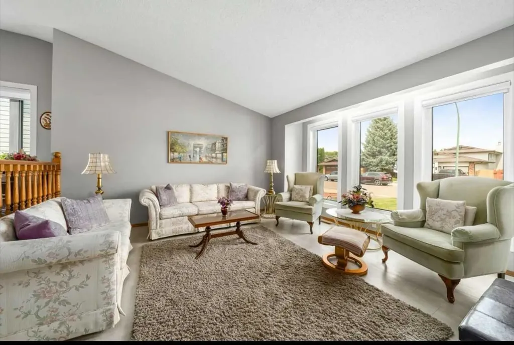 16 Carry Court SE Medicine Hat AB T1B 3T9