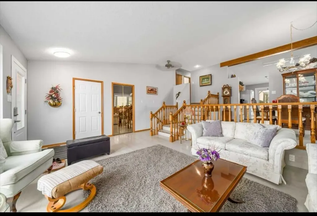 16 Carry Court SE Medicine Hat AB T1B 3T9