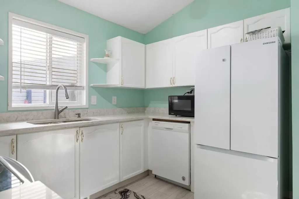 331 Coverdale Court NE Calgary AB T3K 4J8