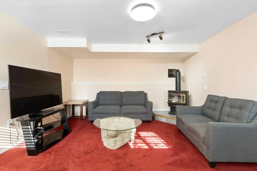 331 Coverdale Court NE Calgary AB T3K 4J8