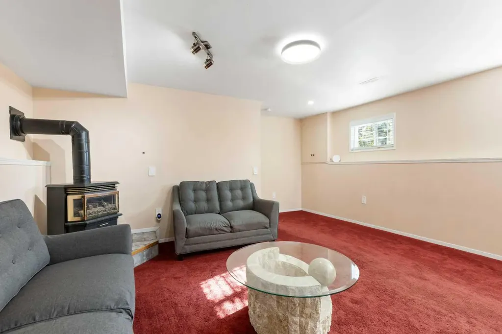 331 Coverdale Court NE Calgary AB T3K 4J8