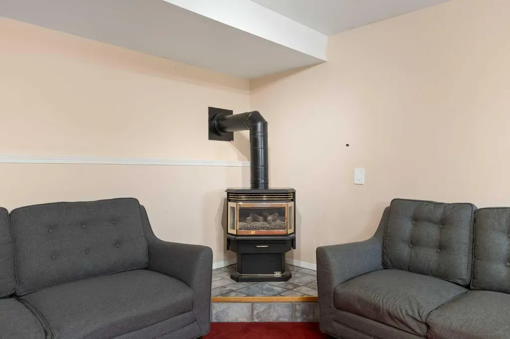 331 Coverdale Court NE Calgary AB T3K 4J8