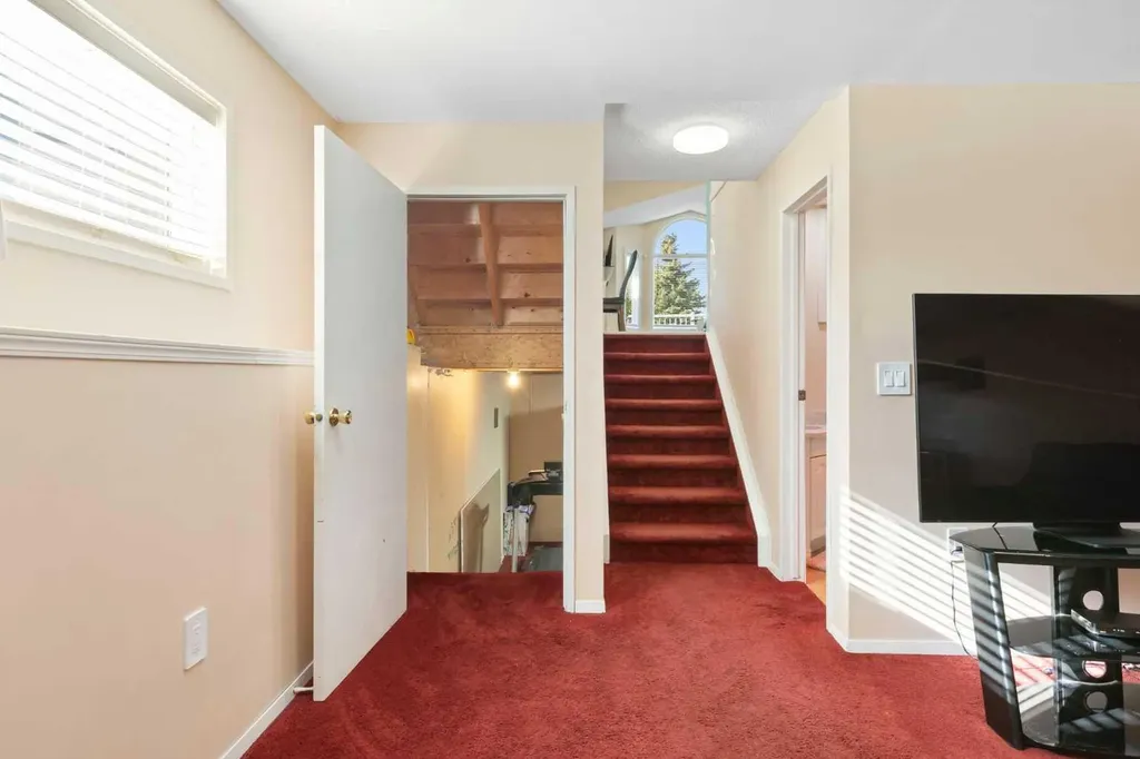 331 Coverdale Court NE Calgary AB T3K 4J8