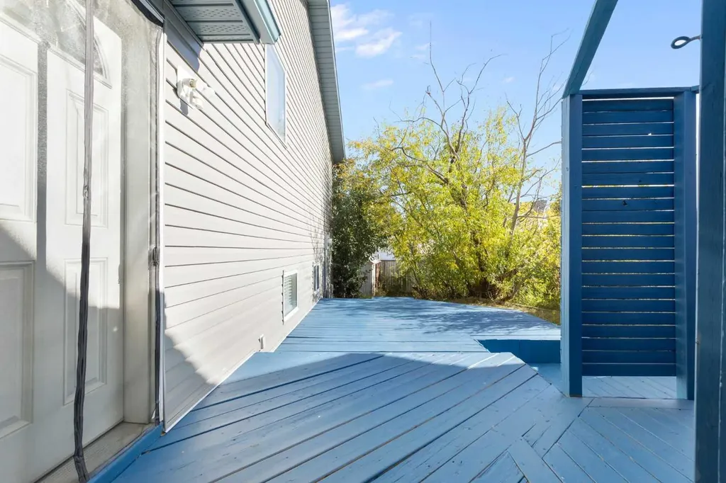 331 Coverdale Court NE Calgary AB T3K 4J8