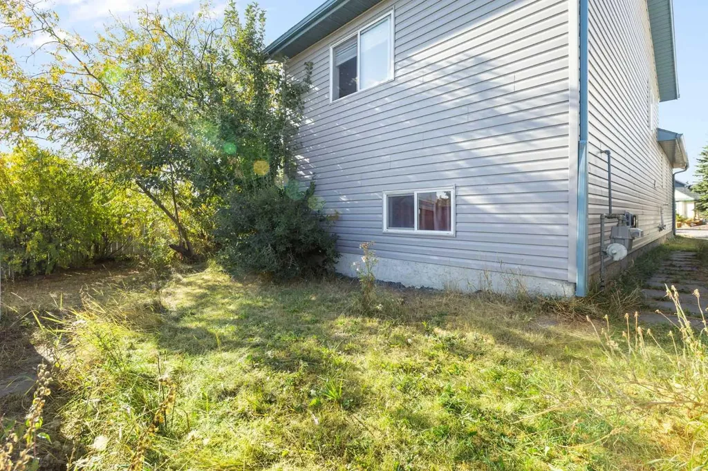 331 Coverdale Court NE Calgary AB T3K 4J8