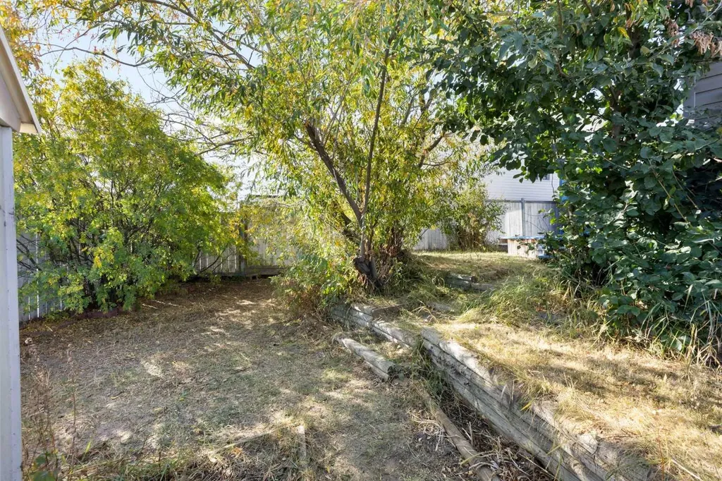 331 Coverdale Court NE Calgary AB T3K 4J8