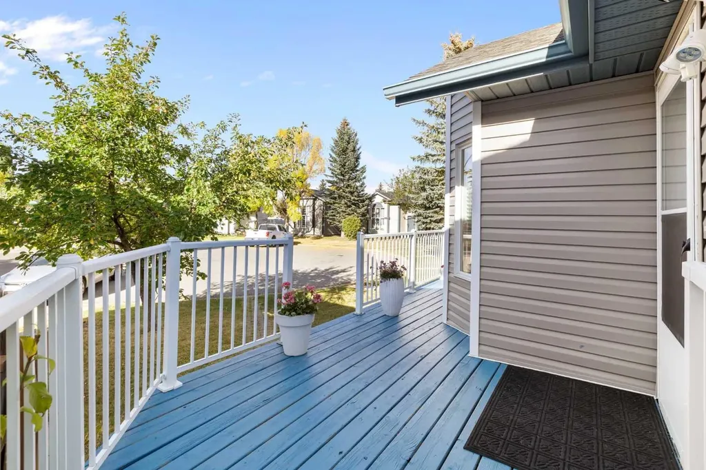 331 Coverdale Court NE Calgary AB T3K 4J8