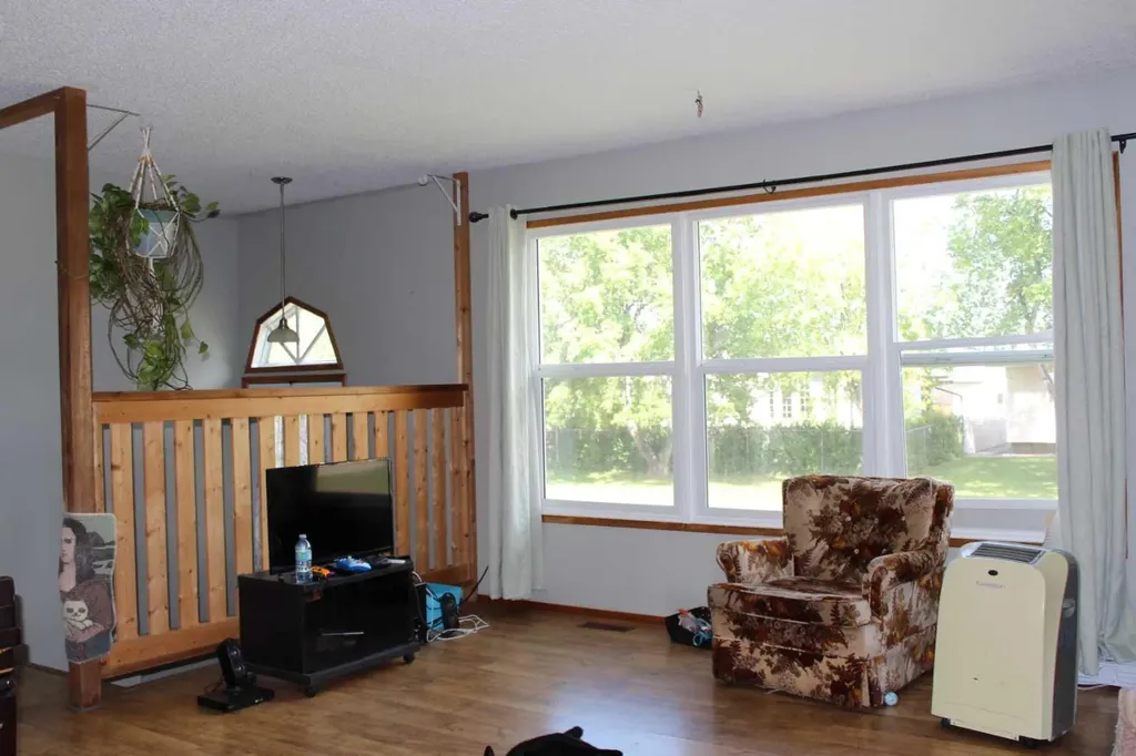 420 3rd Street NE Manning AB T0H 2M0