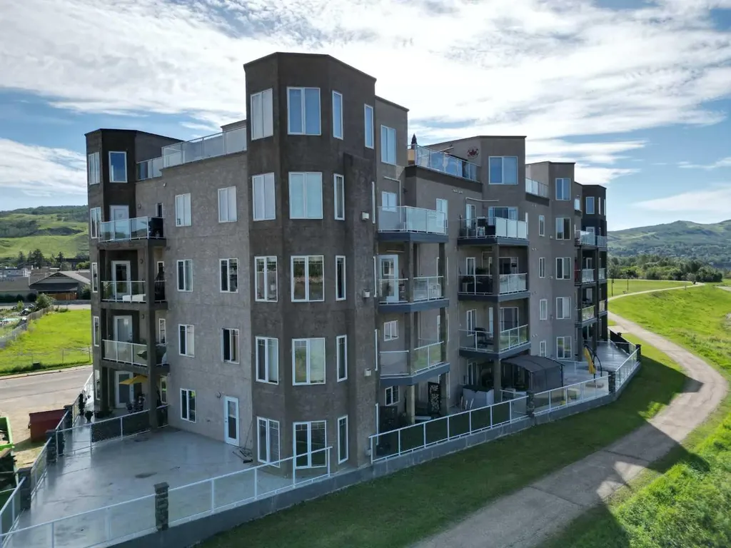 9810 94 Street Peace River AB T8S 0A1