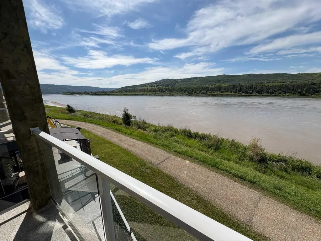 9810 94 Street Peace River AB T8S 0A1