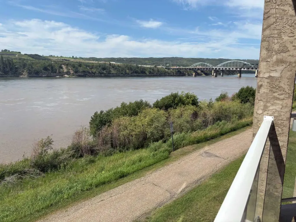 9810 94 Street Peace River AB T8S 0A1