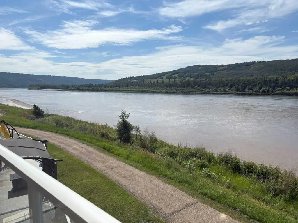 9810 94 Street Peace River AB T8S 0A1