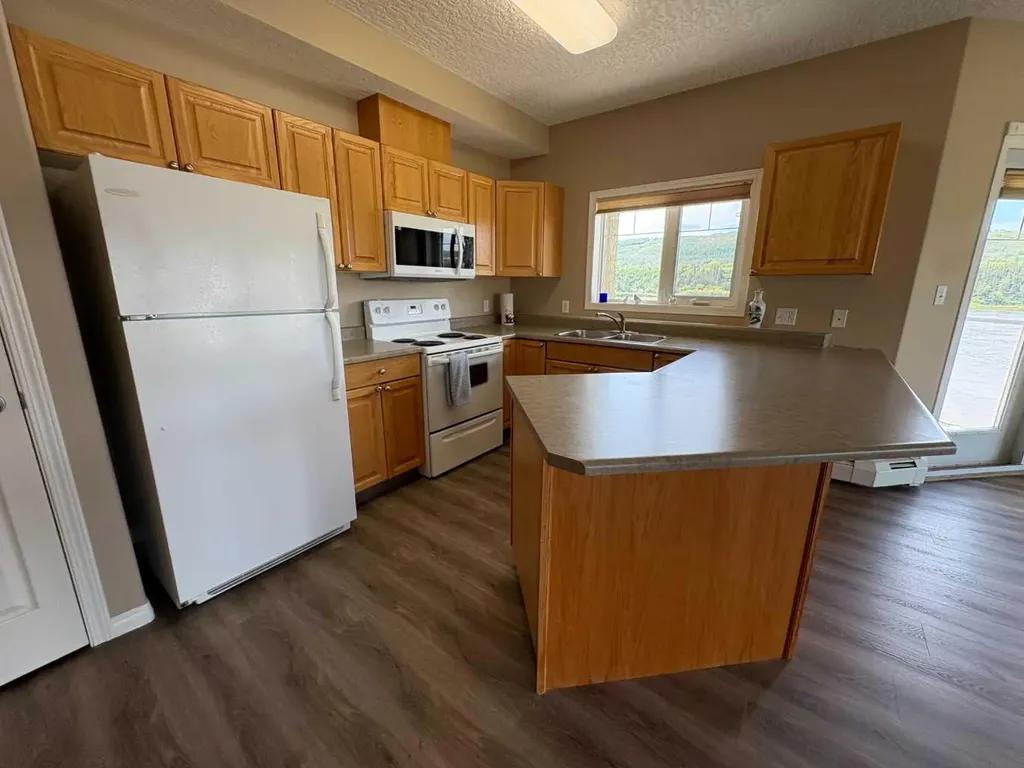 9810 94 Street Peace River AB T8S 0A1