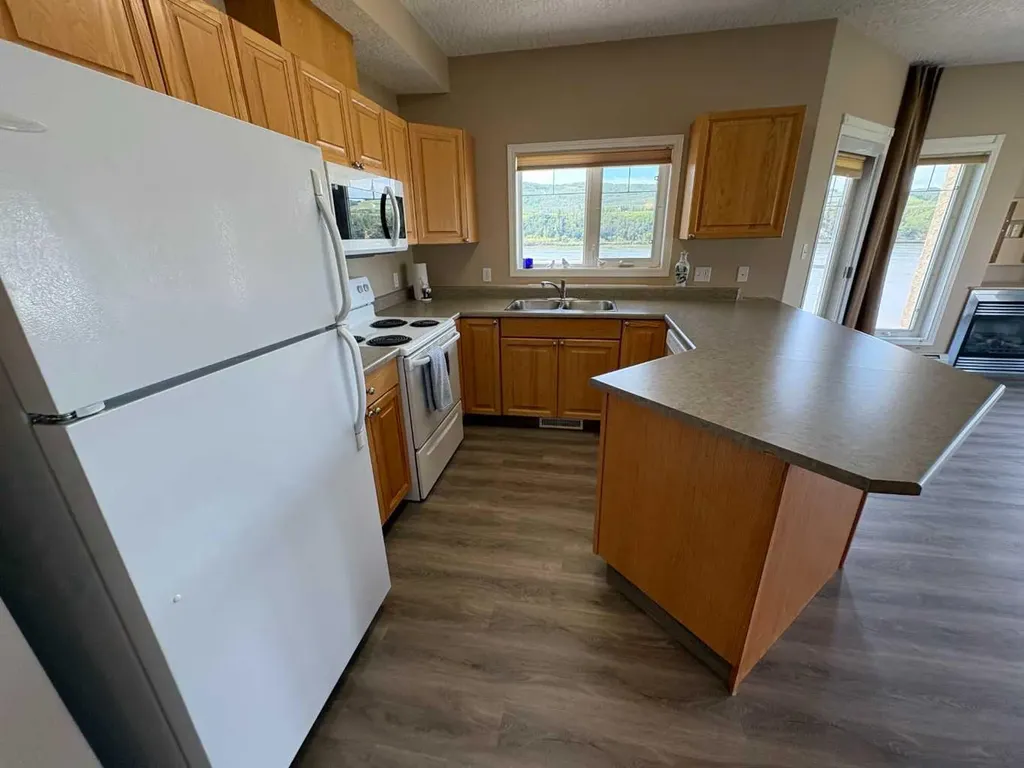 9810 94 Street Peace River AB T8S 0A1