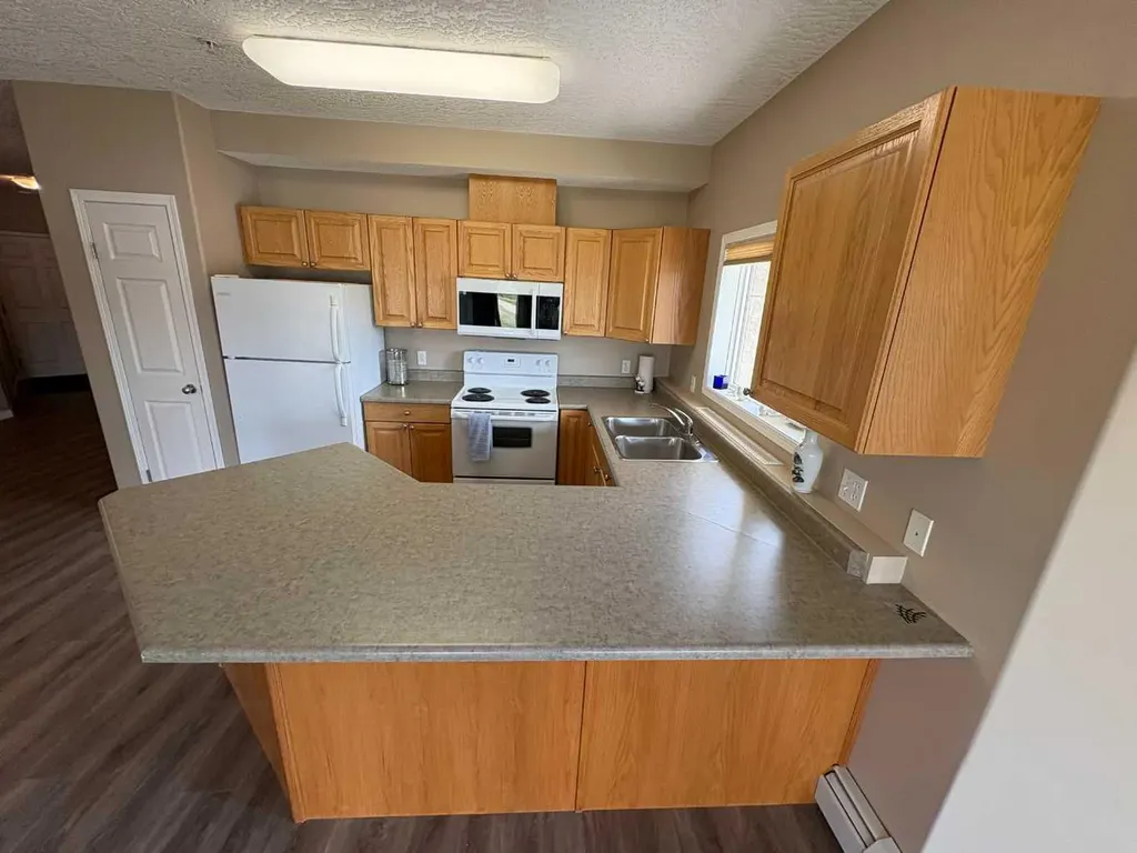 9810 94 Street Peace River AB T8S 0A1