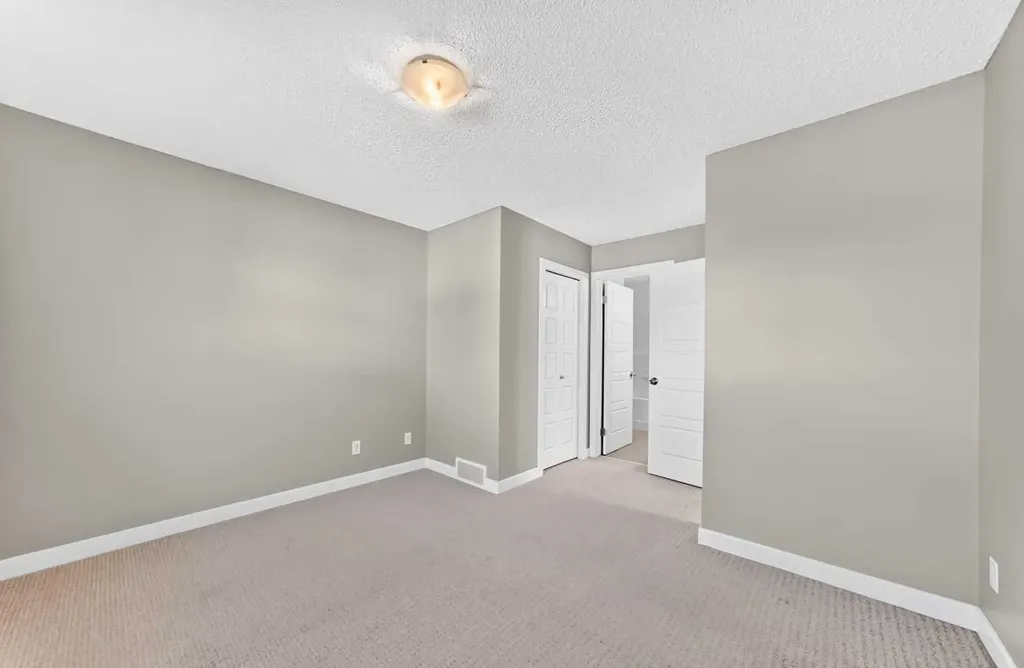 141 Pantego Lane NW Calgary AB T3K0T1