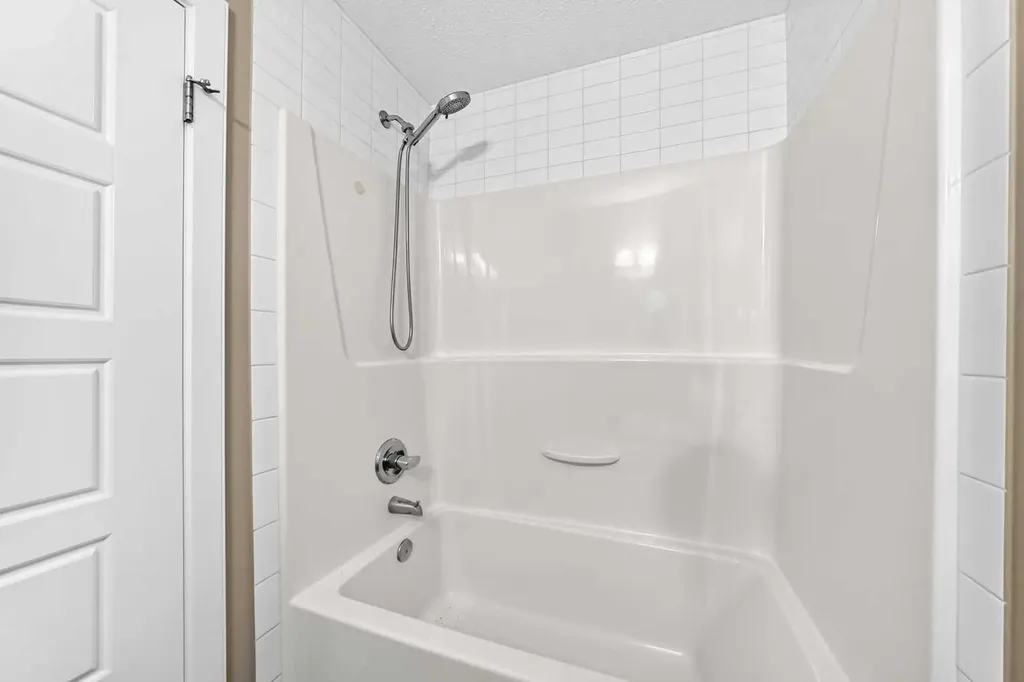 141 Pantego Lane NW Calgary AB T3K0T1