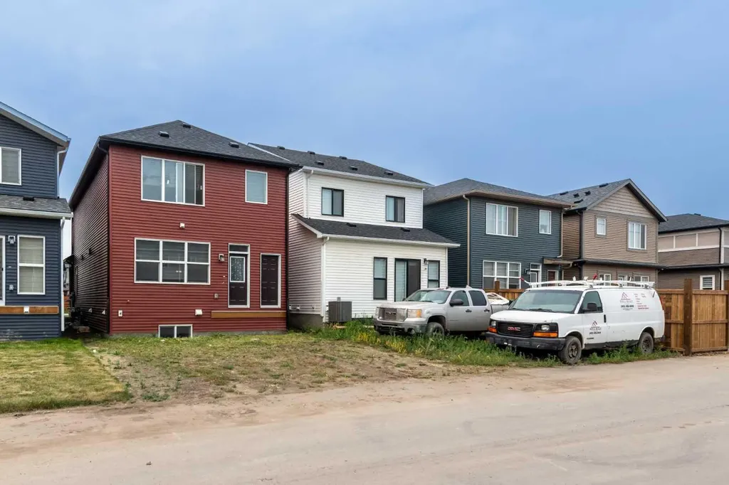 328 Homestead Grove NE Calgary AB T3J 5R6
