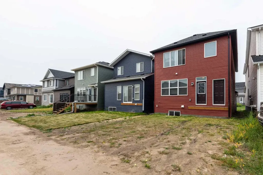 328 Homestead Grove NE Calgary AB T3J 5R6