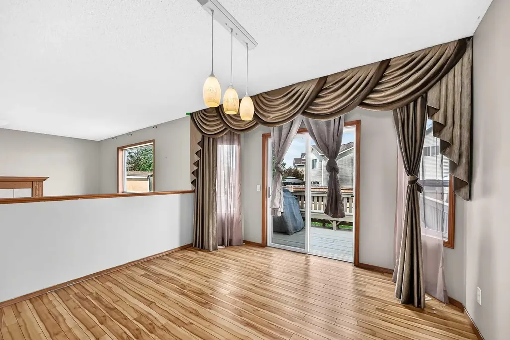 54 Coral Springs Court NE Calgary AB T3J 3W9