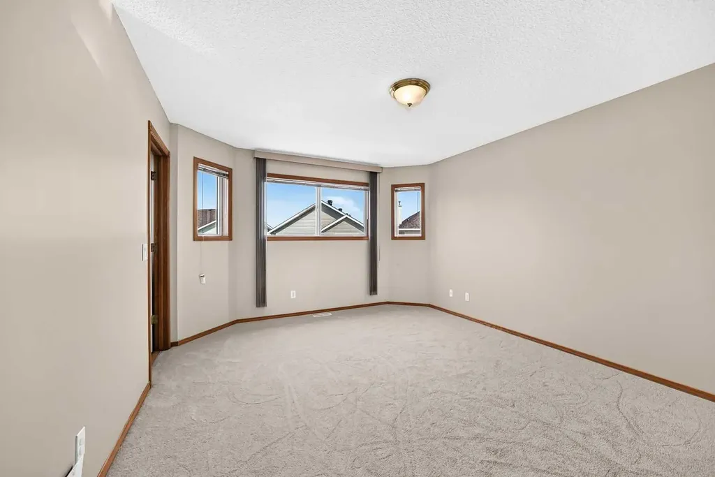 54 Coral Springs Court NE Calgary AB T3J 3W9