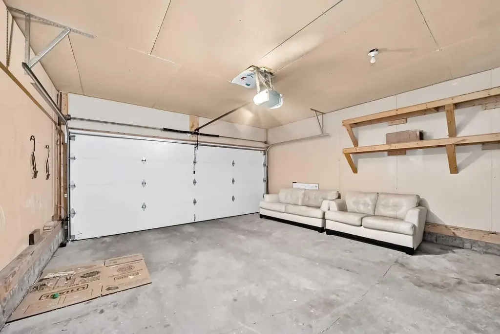 54 Coral Springs Court NE Calgary AB T3J 3W9