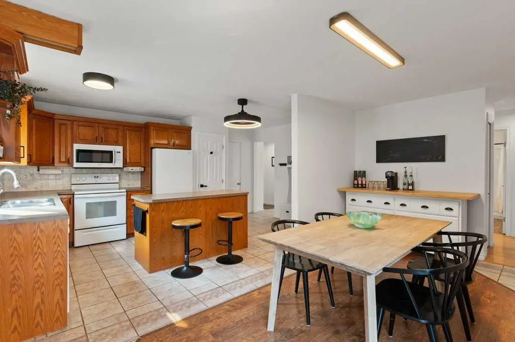 167 Deerpath Court SE Calgary AB T2J 6K9