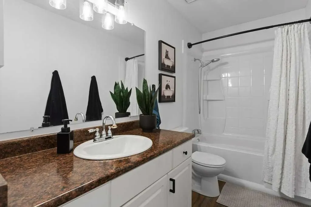 167 Deerpath Court SE Calgary AB T2J 6K9