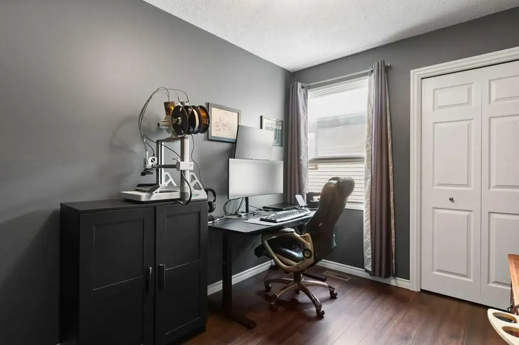 167 Deerpath Court SE Calgary AB T2J 6K9