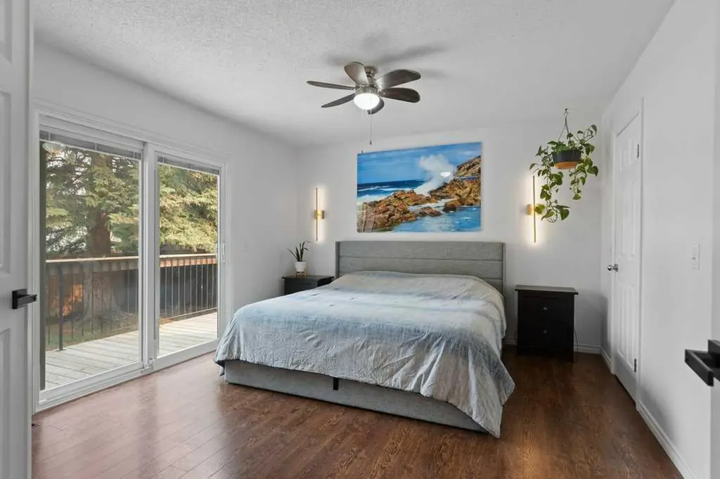 167 Deerpath Court SE Calgary AB T2J 6K9