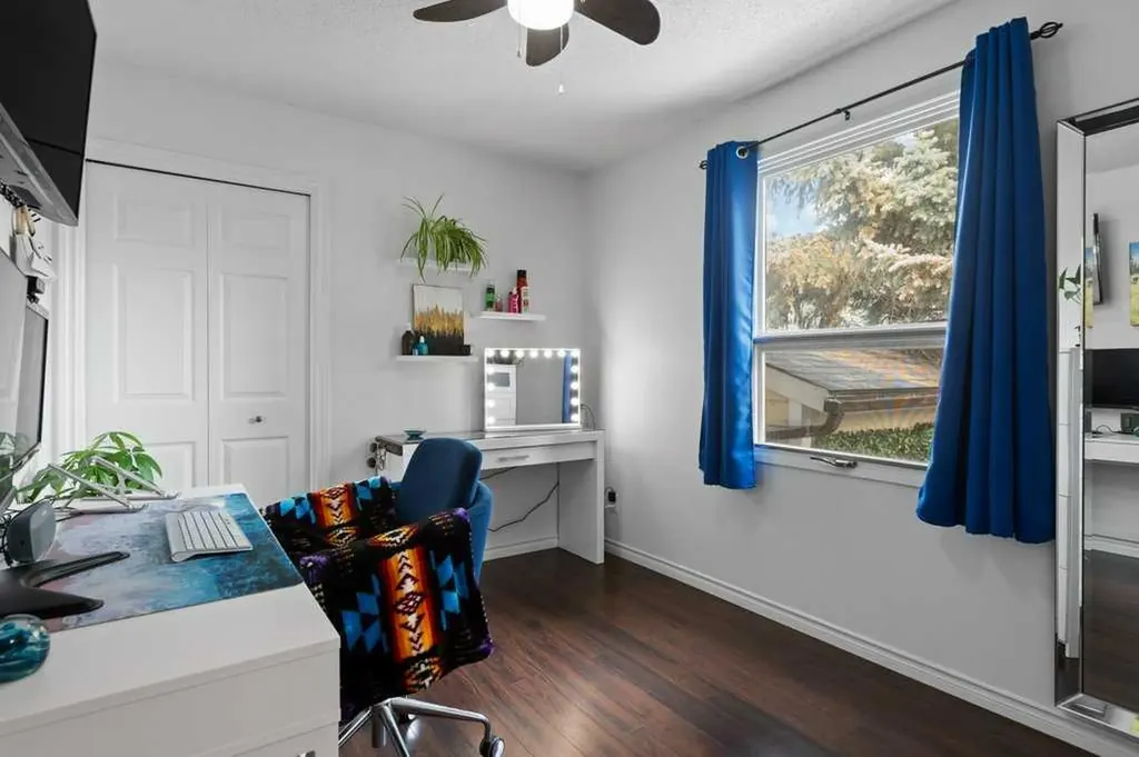 167 Deerpath Court SE Calgary AB T2J 6K9