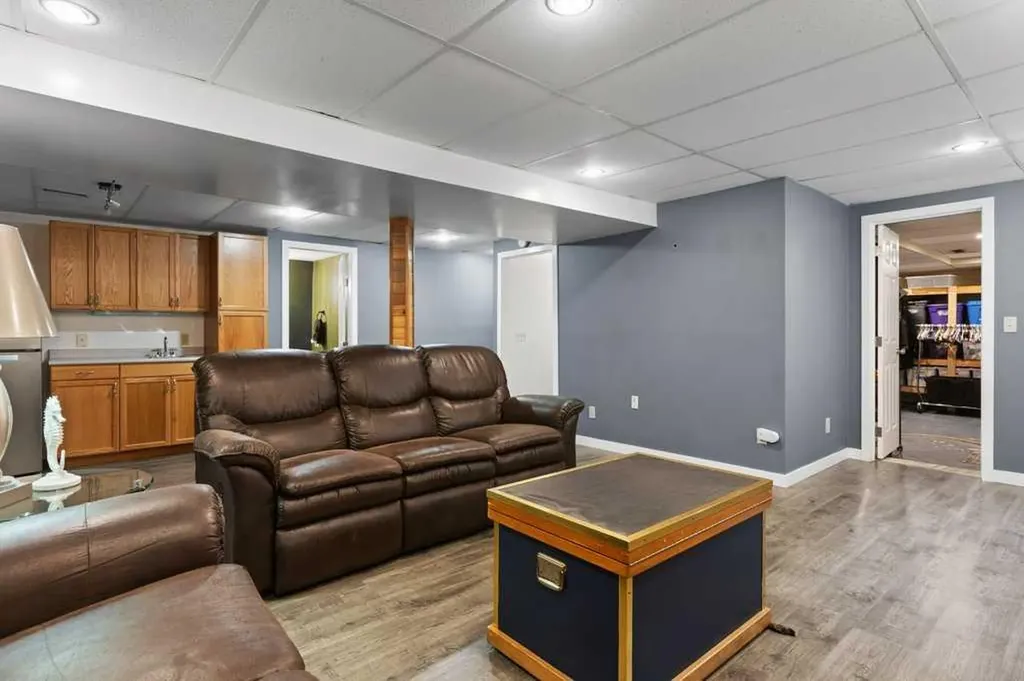 167 Deerpath Court SE Calgary AB T2J 6K9