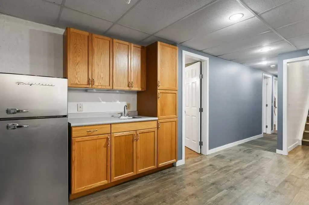 167 Deerpath Court SE Calgary AB T2J 6K9