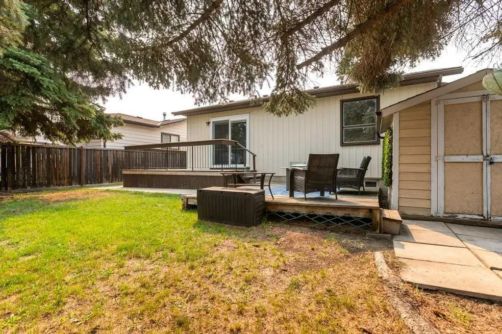 167 Deerpath Court SE Calgary AB T2J 6K9