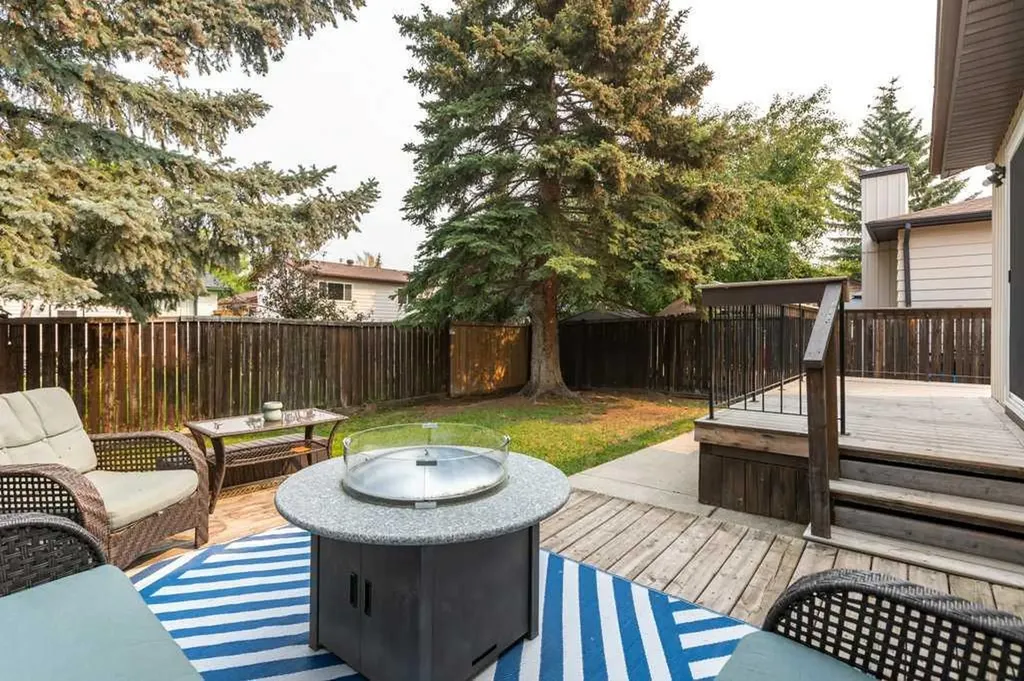 167 Deerpath Court SE Calgary AB T2J 6K9