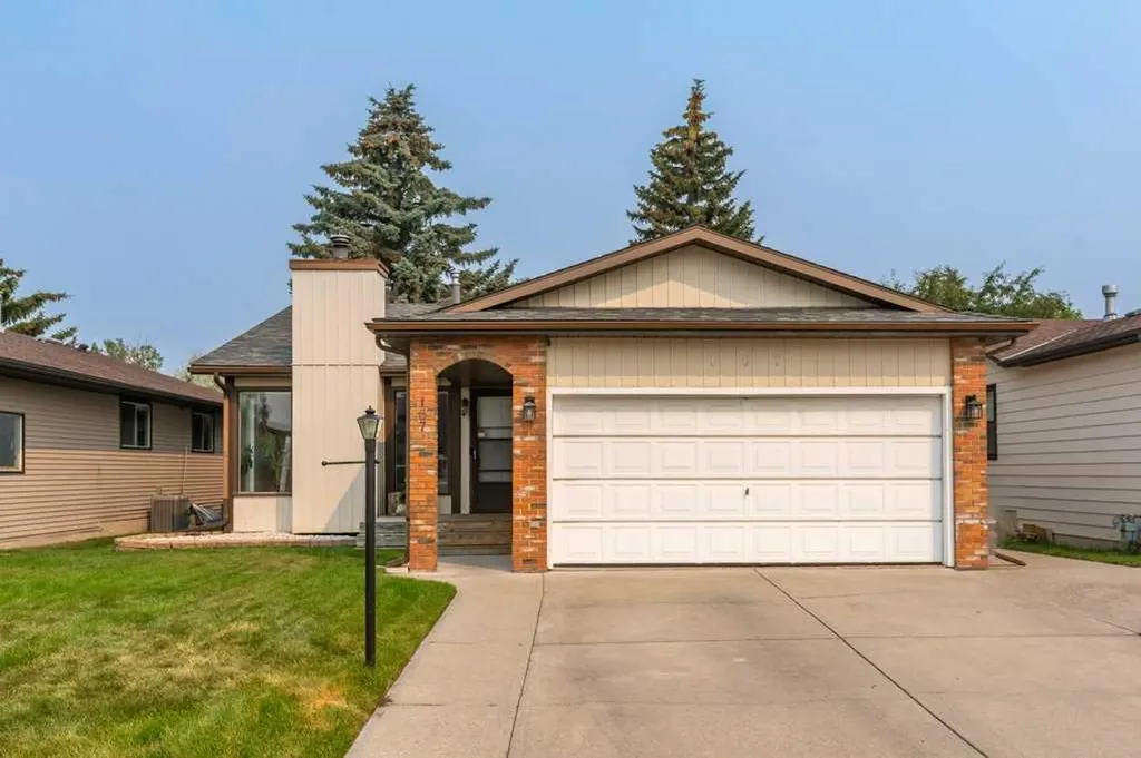 167 Deerpath Court SE Calgary AB T2J 6K9