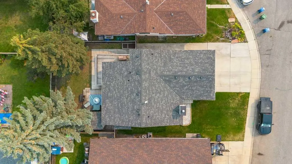 167 Deerpath Court SE Calgary AB T2J 6K9