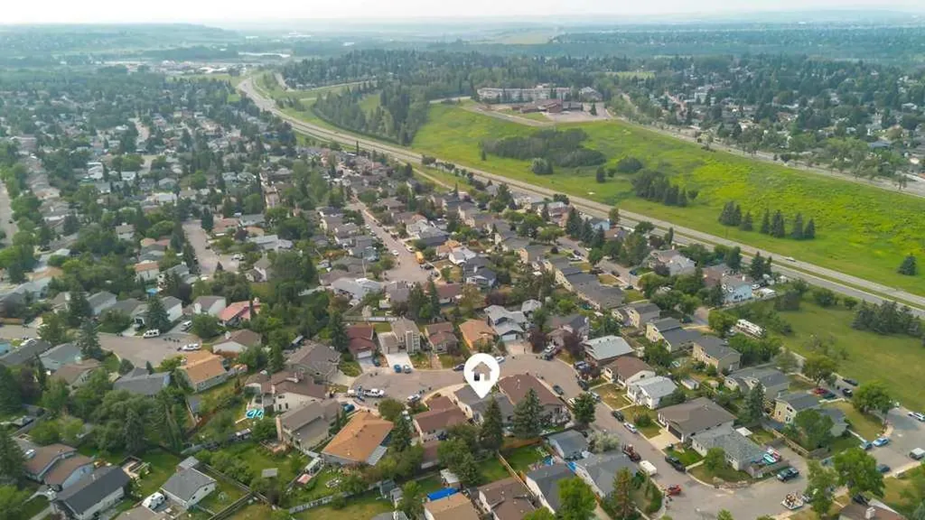 167 Deerpath Court SE Calgary AB T2J 6K9