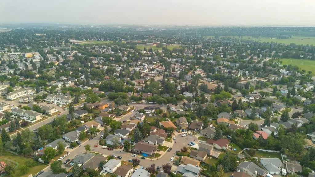 167 Deerpath Court SE Calgary AB T2J 6K9