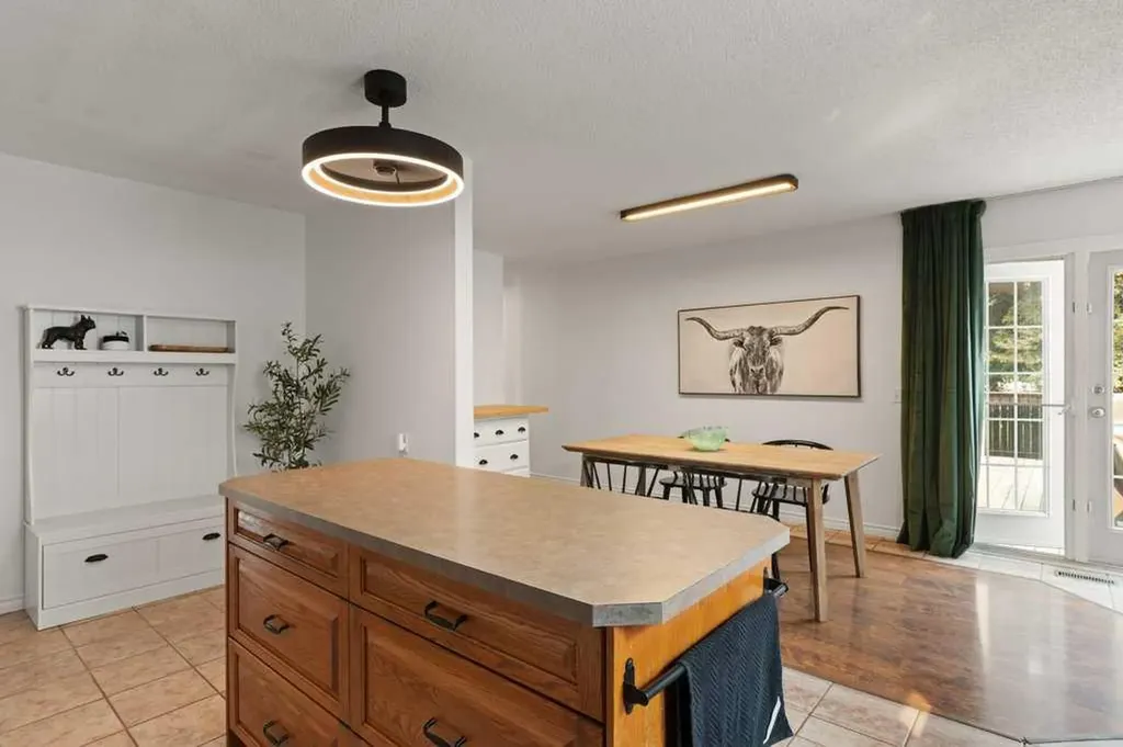 167 Deerpath Court SE Calgary AB T2J 6K9