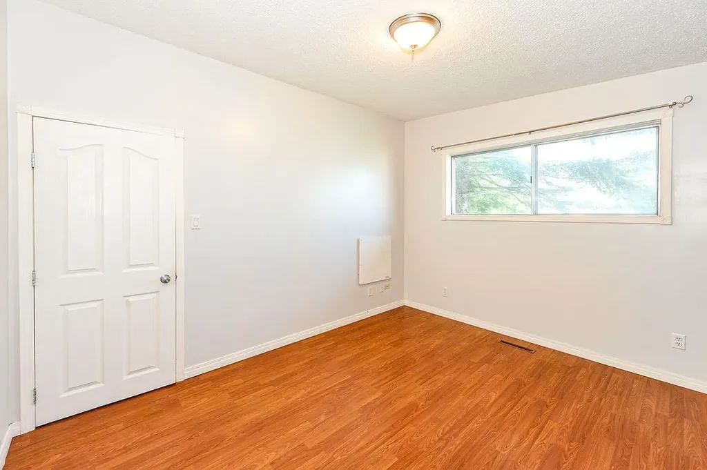 Mount Pleasant Drive Camrose AB T4V 2M6