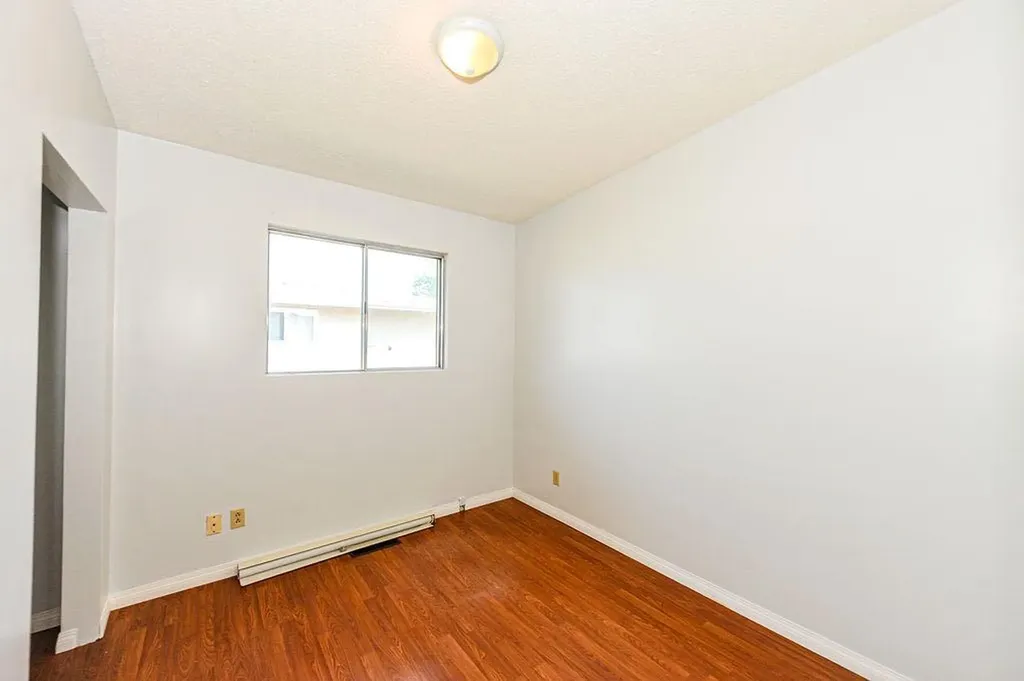 Mount Pleasant Drive Camrose AB T4V 2M6