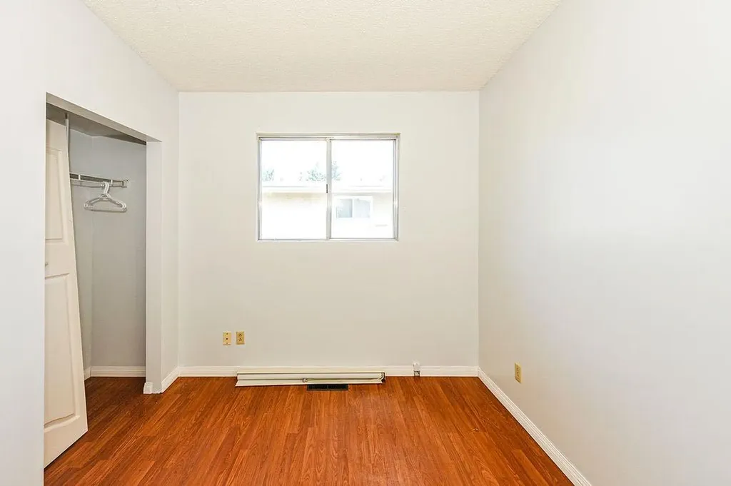 Mount Pleasant Drive Camrose AB T4V 2M6