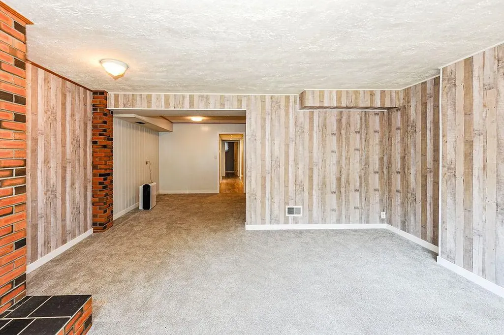 Mount Pleasant Drive Camrose AB T4V 2M6