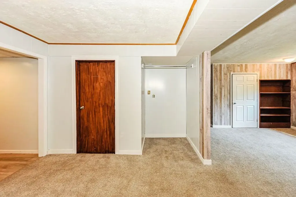 Mount Pleasant Drive Camrose AB T4V 2M6