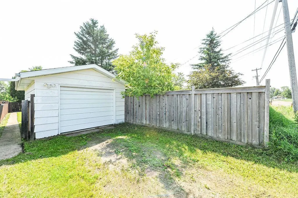 Mount Pleasant Drive Camrose AB T4V 2M6
