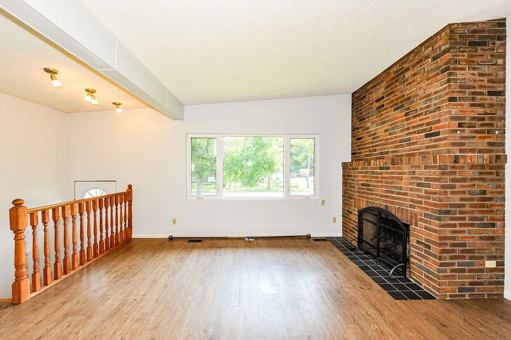 Mount Pleasant Drive Camrose AB T4V 2M6