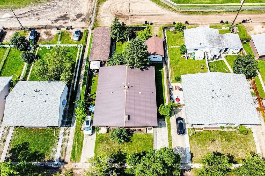 Mount Pleasant Drive Camrose AB T4V 2M6
