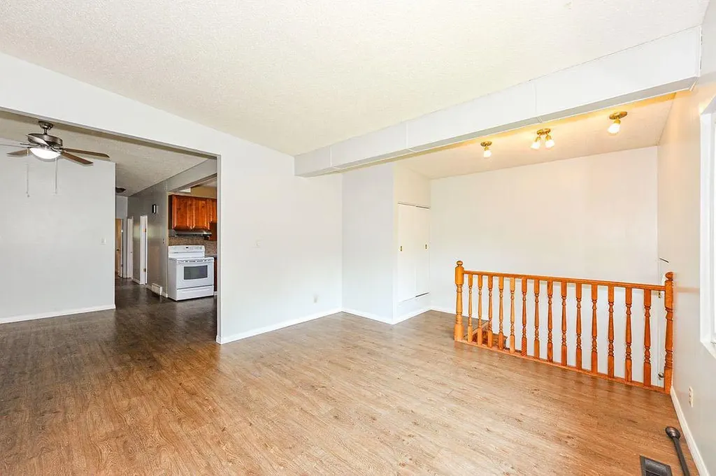 Mount Pleasant Drive Camrose AB T4V 2M6